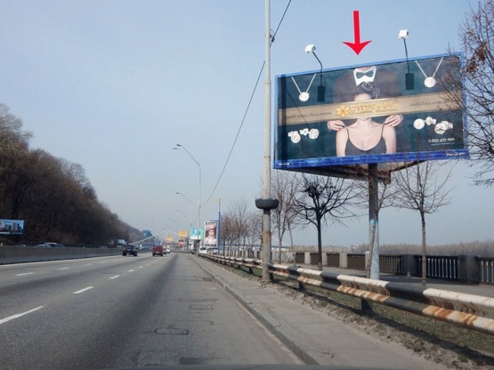 Фото рекламной плоскости по адресу Набережное шоссе, от моста Метро к Почтовой пл.