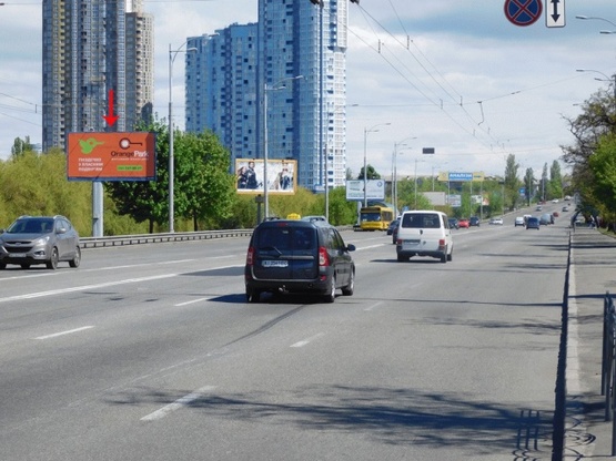 Фото рекламной плоскости по адресу Воссоединения пр-т, 6-й от моста Патона, ж/м Русановка, из центра