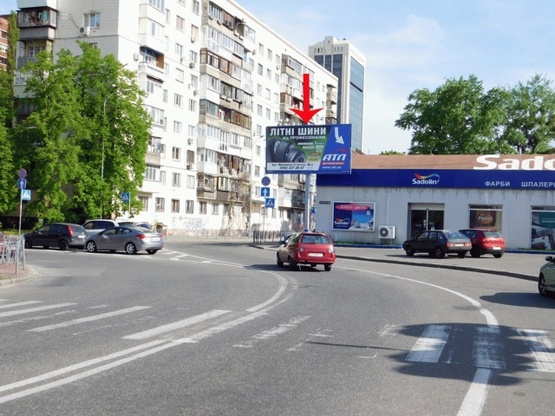 Фото рекламної площини за адресою Боженко ул. 86, из центра