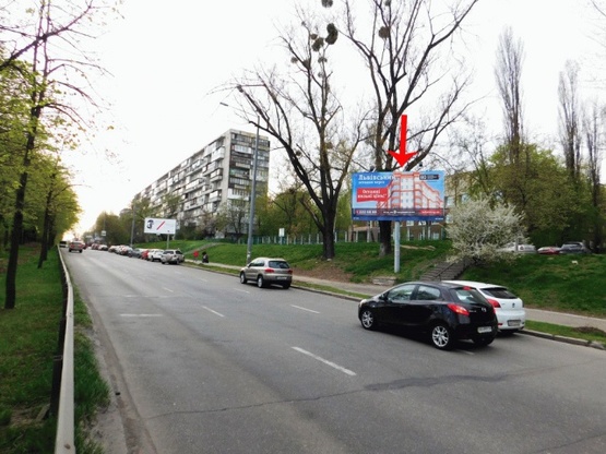 Фото рекламної площини за адресою Борщаговская ул. 14, со стороны ст.м.Университет, из центра