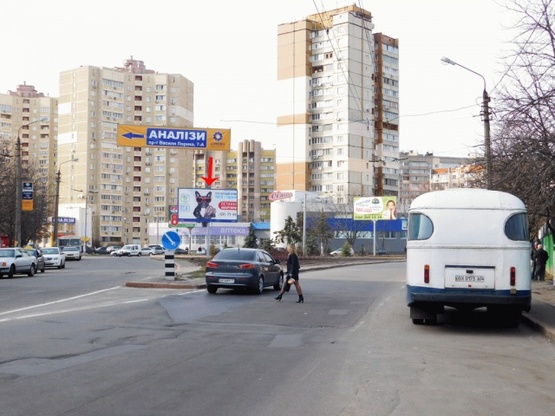 Фото рекламної площини за адресою Порика пр-т 11, возле супермаркета Сильпо, от пр-та Свободы, в центр