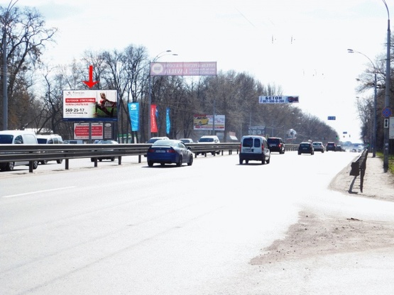 Фото рекламної площини за адресою Глушкова Академика пр-т 40, от Одесской пл., из центра