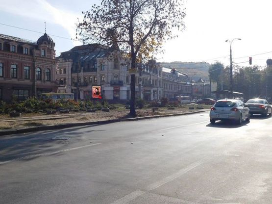 Фото рекламной плоскости по адресу Верхний Вал. 12/28