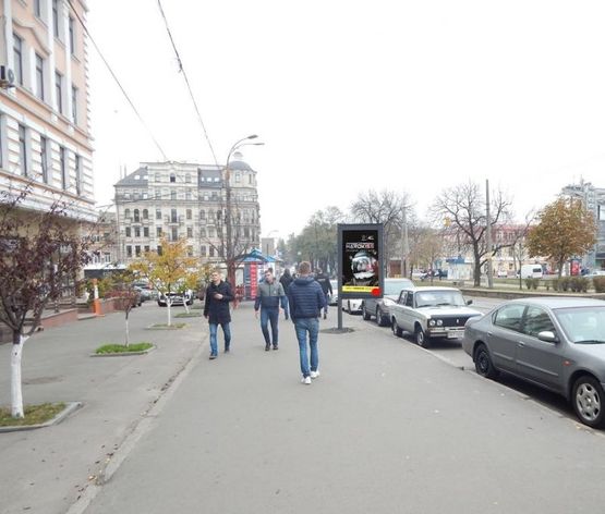 Фото рекламной плоскости по адресу Нижний Вал, 15