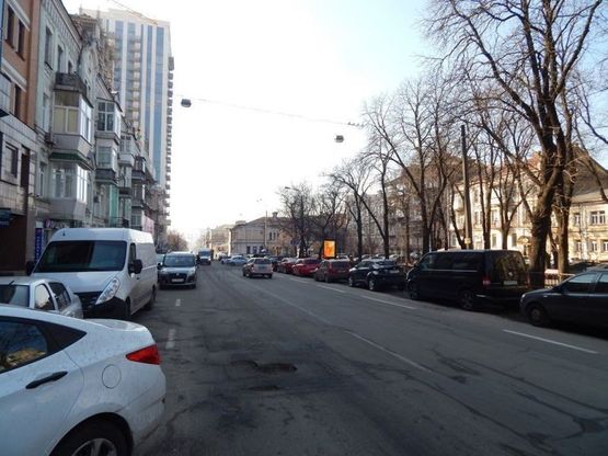 Фото рекламной плоскости по адресу Бульварно-Кудрявськая ул. 15 напротив