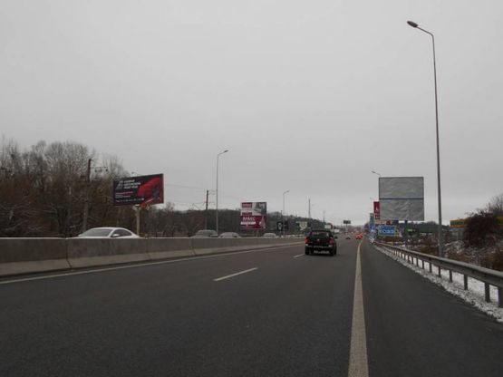 Фото рекламной плоскости по адресу Дніпровське шосе, 200 м перед поворотом на с.Лісники, траса Н-01 "Київ-Знам'янка", км 20+350 право