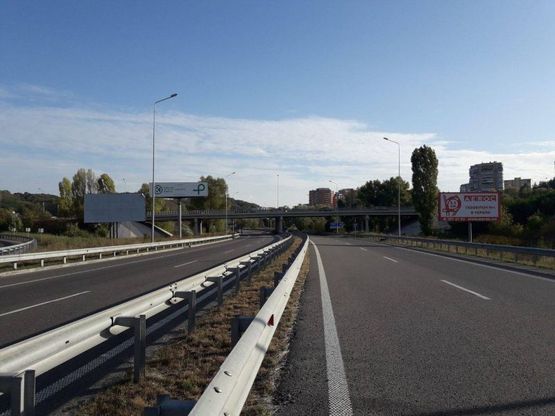 Фото рекламной плоскости по адресу км. 43+400 праворуч(Н-01 Київ-Знамянка), на розвязці, в'їзд в м.Обухів із Києва