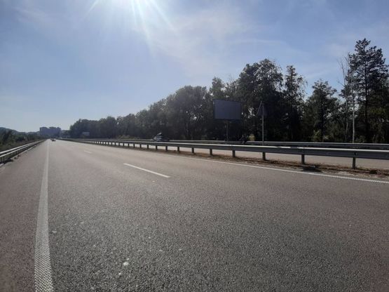 Фото рекламной плоскости по адресу км 42+500 праворуч (Н-01 Київ-Знам'янка), на повороті до ТОВ Інтерфом