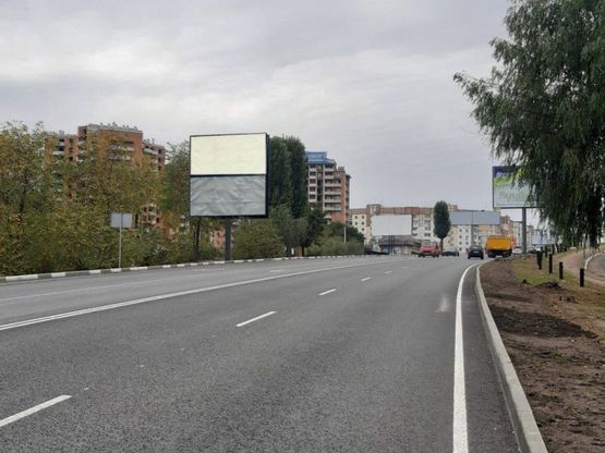 Фото рекламной плоскости по адресу м. Обухів, вул.Київська, 123