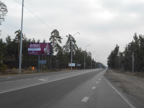 Фото рекламной плоскости по адресу Конча-Заспа, траса Р-02, км 30+150 ліво, АЗС "БРСМ", супермаркет "FAVORE", перед заміська резиденція  "QUEEN", клуб "SPORT LIFE"