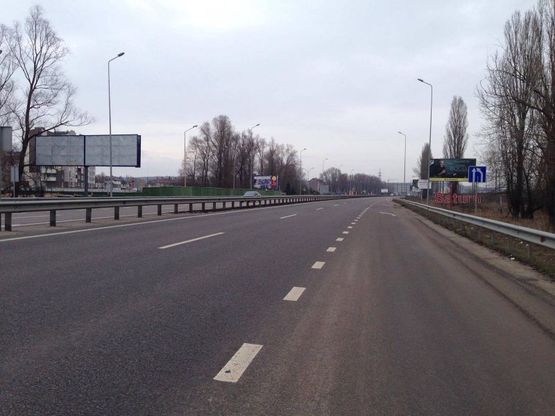 Фото рекламной плоскости по адресу Дніпровське шосе, км 23+200 право,  перед поворотом на с. Ходосіївка, АЗС БРСМ, садовый центр "Інтерфлора", "МегаМаркет-Ходосіївка"