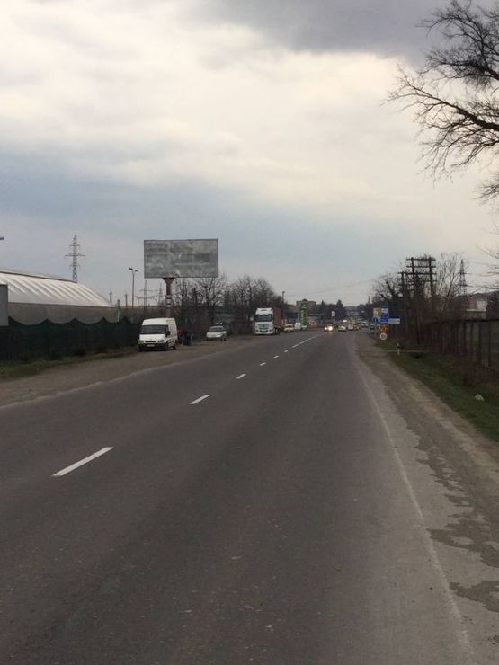 Фото рекламної площини за адресою вул.Матросова, біля фітомаркету (виїзд з міста)