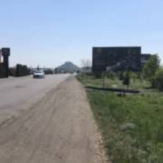 Фото рекламной плоскости по адресу вул.Автомобілістів, навпроти ресторану Eventum hall