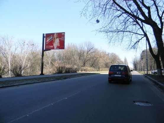 Фото рекламной плоскости по адресу Уманская ул., 47 - 200 м. от Чоколовского бул.