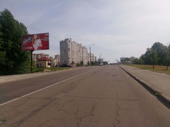 Фото рекламной плоскости по адресу Бальзака О. ул. - 100 м. до Драйзера Т. ул.