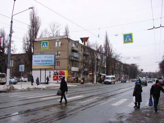 Фото рекламної площини за адресою Южный пр., 35 (ЮГОК, КТ "Зирка", супермаркет "АТБ")