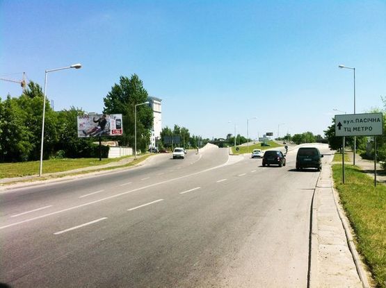 Фото рекламной плоскости по адресу Луганская ул., съезд с путепровода к Стрыйской ул. - завод "Полярон"