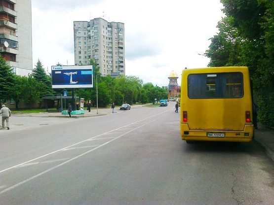 Фото рекламной плоскости по адресу Вашингтона ул., 17 (рядом Челентано, МЕТРО)