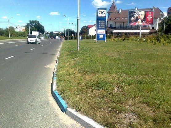 Фото рекламной плоскости по адресу Киевская трасса (с. Малехов, АЗС "Укрнафта")