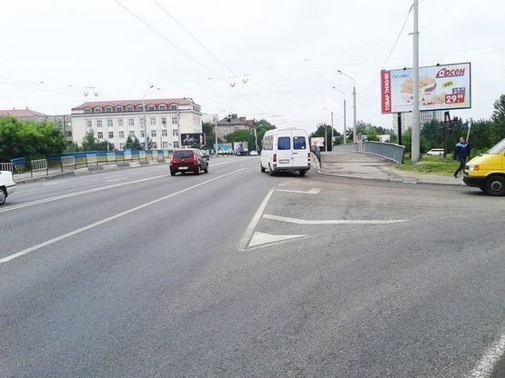 Фото рекламной плоскости по адресу Стрыйская ул., 96 (мост)