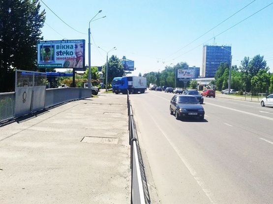 Фото рекламной плоскости по адресу Стрыйская ул., 96 (мост)