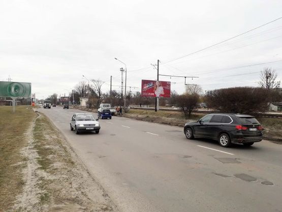 Фото рекламной плоскости по адресу Луганская ул., (ст. "Персанкивка") ТЦ "РУКАВИЧКА"