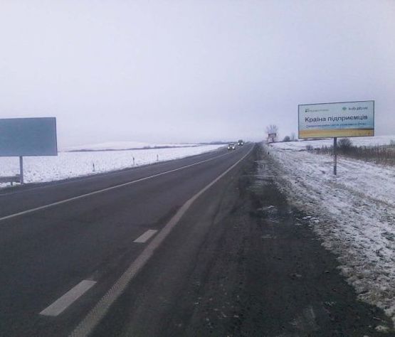 Фото рекламної площини за адресою Кольцевая дорога (трасса Киев - Львов), 700 м. от с. Камянопиль