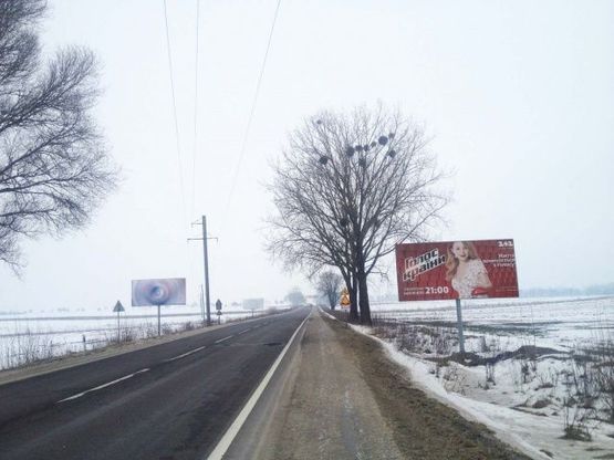 Фото рекламної площини за адресою Трасса Львов - Краковец, 3 км. от Львова