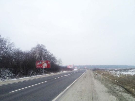 Фото рекламной плоскости по адресу Трасса Львов-Киев (окружная Львова), 1,3 км. до поворота на с. Гамалиевка