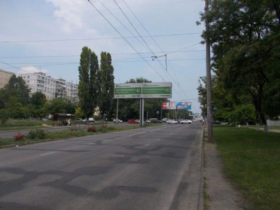 Фото рекламної площини за адресою Глушка пр. - Ильфа и Петрова ул. (600 м. до пл. "Независимости", в центр) (левый)