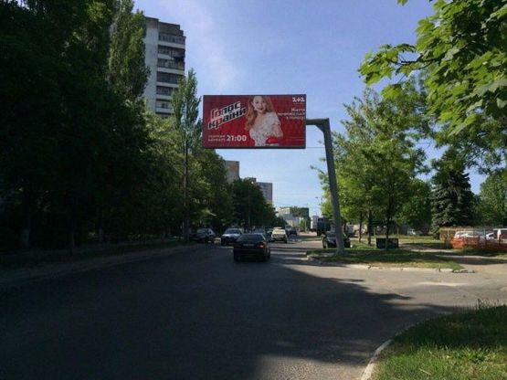 Фото рекламної площини за адресою Ильфа и Петрова ул., 37 - направление к Вильямса ул.