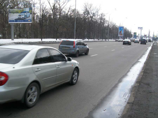 Фото рекламной плоскости по адресу Набережное шоссе 400 м до моста Патона