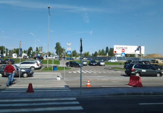 Фото рекламной плоскости по адресу Площадь перед входом, выходом в Терминал (Терминал А)