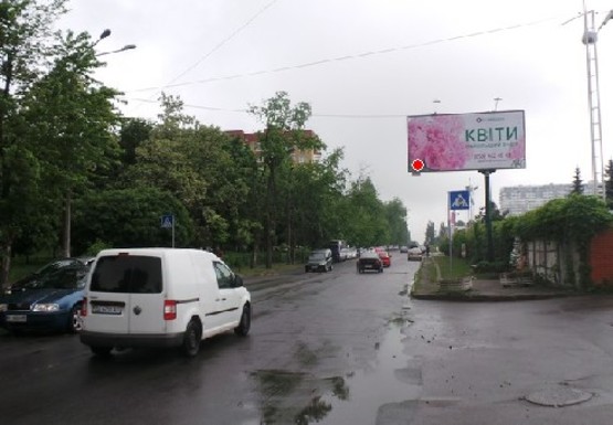 Фото рекламної площини за адресою Салютная, 2 ул.