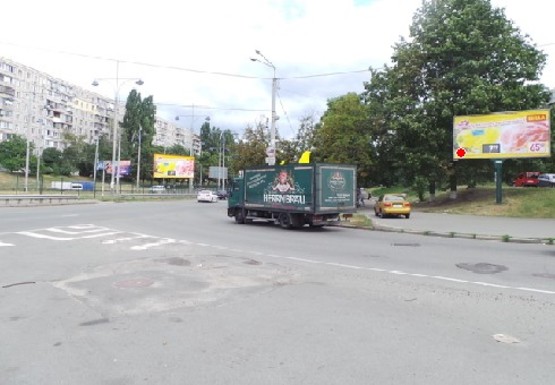 Фото рекламной плоскости по адресу 50-летия Октября (Курбаса Л.) пр., 15