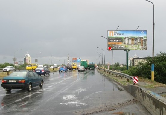 Фото рекламной плоскости по адресу Богатырская ул., съезд на Бандеры пр. (бывш. Московский пр.)