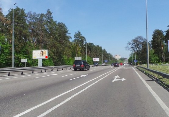 Фото рекламной плоскости по адресу Брест-Литовское шоссе, 2-ой надземный переход