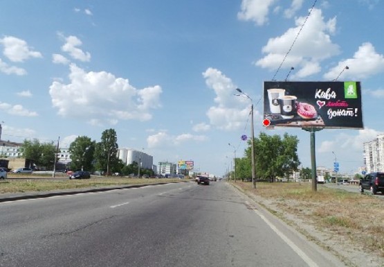 Фото рекламной плоскости по адресу Богатырская ул., между эл.оп. 130 и 132