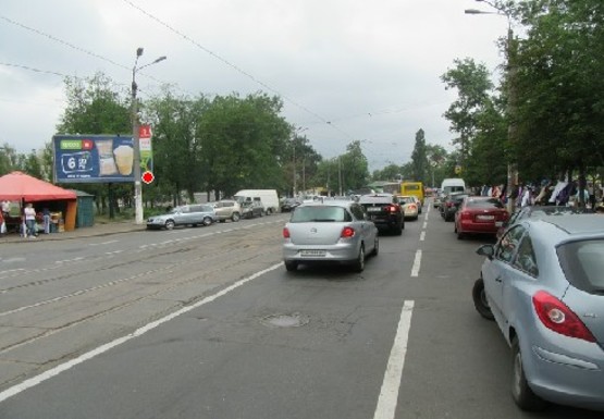 Фото рекламної площини за адресою Ялтинская ул., 6