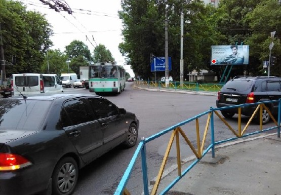 Фото рекламної площини за адресою Камянецкая ул. - Институтская ул.