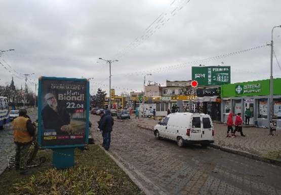 Фото рекламной плоскости по адресу Черновицкая ул., 11