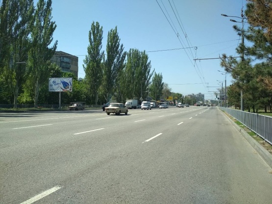 Фото рекламної площини за адресою Заводская Набережная ул., 13а, (магазин "Брусничка", "Mega Toys Ukraine", аптека "Не болей"), в наплавл. ул. Коммунаровской