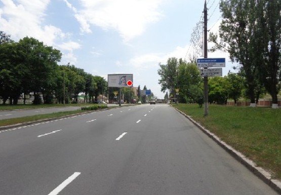 Фото рекламной плоскости по адресу Киевская ул., Водоканал (разделитель)