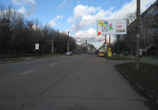 Фото рекламної площини за адресою Моторостроителей ул. (парк "Солнышко")