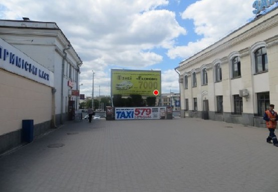 Фото рекламной плоскости по адресу Запорожский ж_д вокзал, пешеходный переход (платформы)