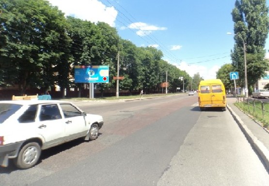 Фото рекламної площини за адресою Победы пр., 20