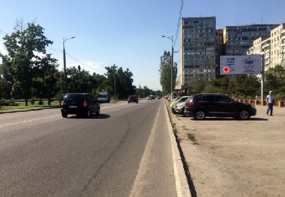 Фото рекламной плоскости по адресу Маршала Малиновского ул.