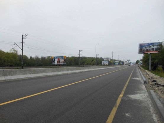 Фото рекламної площини за адресою Дніпровське шосе, перед поворотом на с.Лісники, ресторан "Духм'яна піч", траса Н-01 "Київ-Знам'янка", км 20+500 ліво