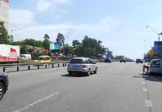 Фото рекламної площини за адресою Победы пр., 142а