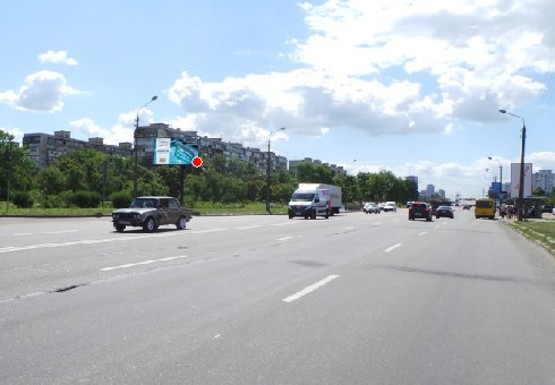 Фото рекламної площини за адресою Братиславская ул., 38